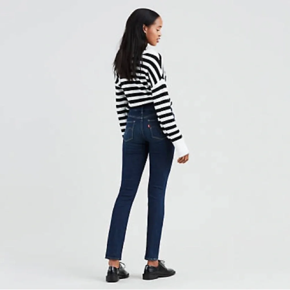 Levi’s Original Mid Rise Skinny Going Out Dark Wash Jeans Super Comfortable 14 - Picture 3 of 8